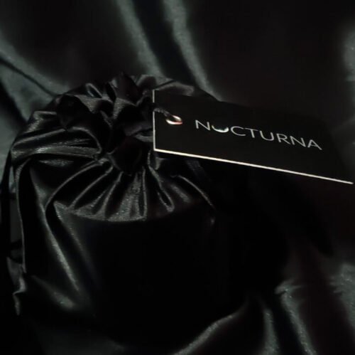 Detalles sofisticados en velas aromáticas Nocturna Luxe